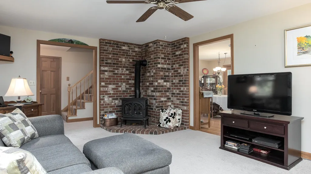 26 Whipplewill Road New Boston NH 03070