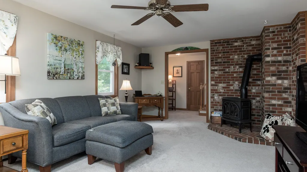 26 Whipplewill Road New Boston NH 03070