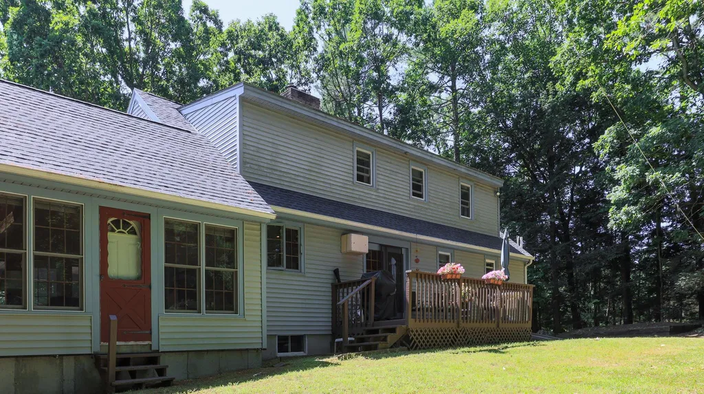 26 Whipplewill Road New Boston NH 03070