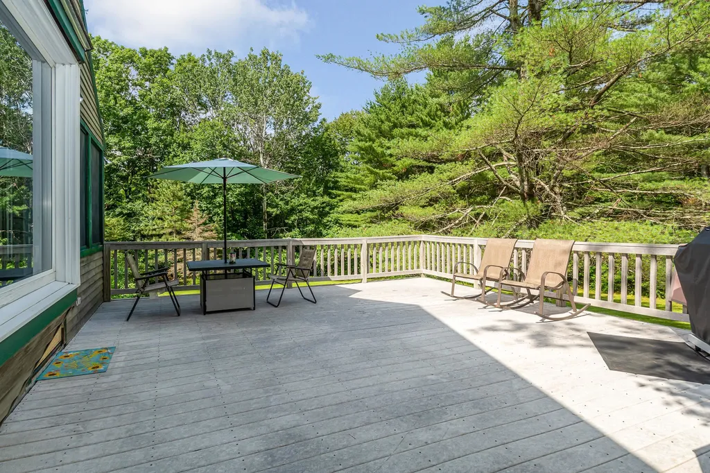 119 Deer Hill Road Brentwood NH 03833
