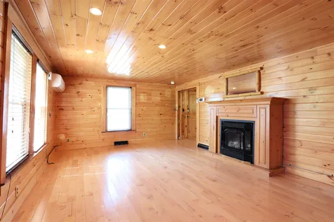 2047 Memorial Drive St. Johnsbury VT 05819