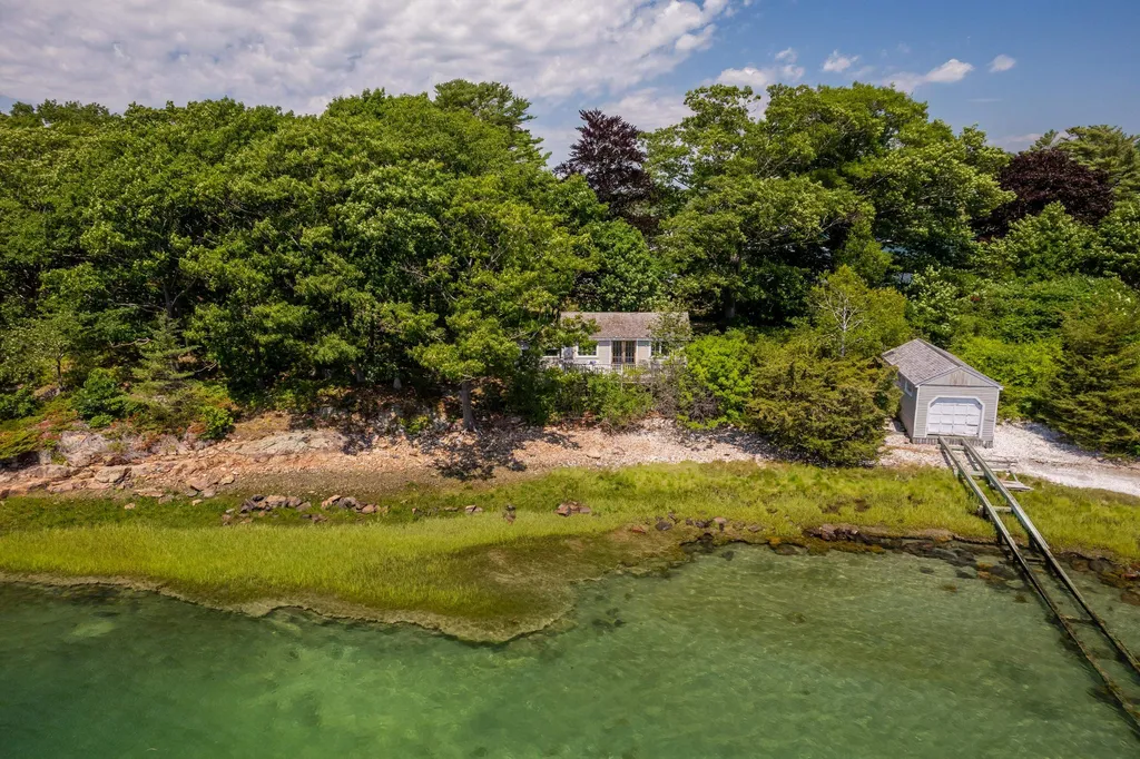 3 Rivermouth Road York ME 03909
