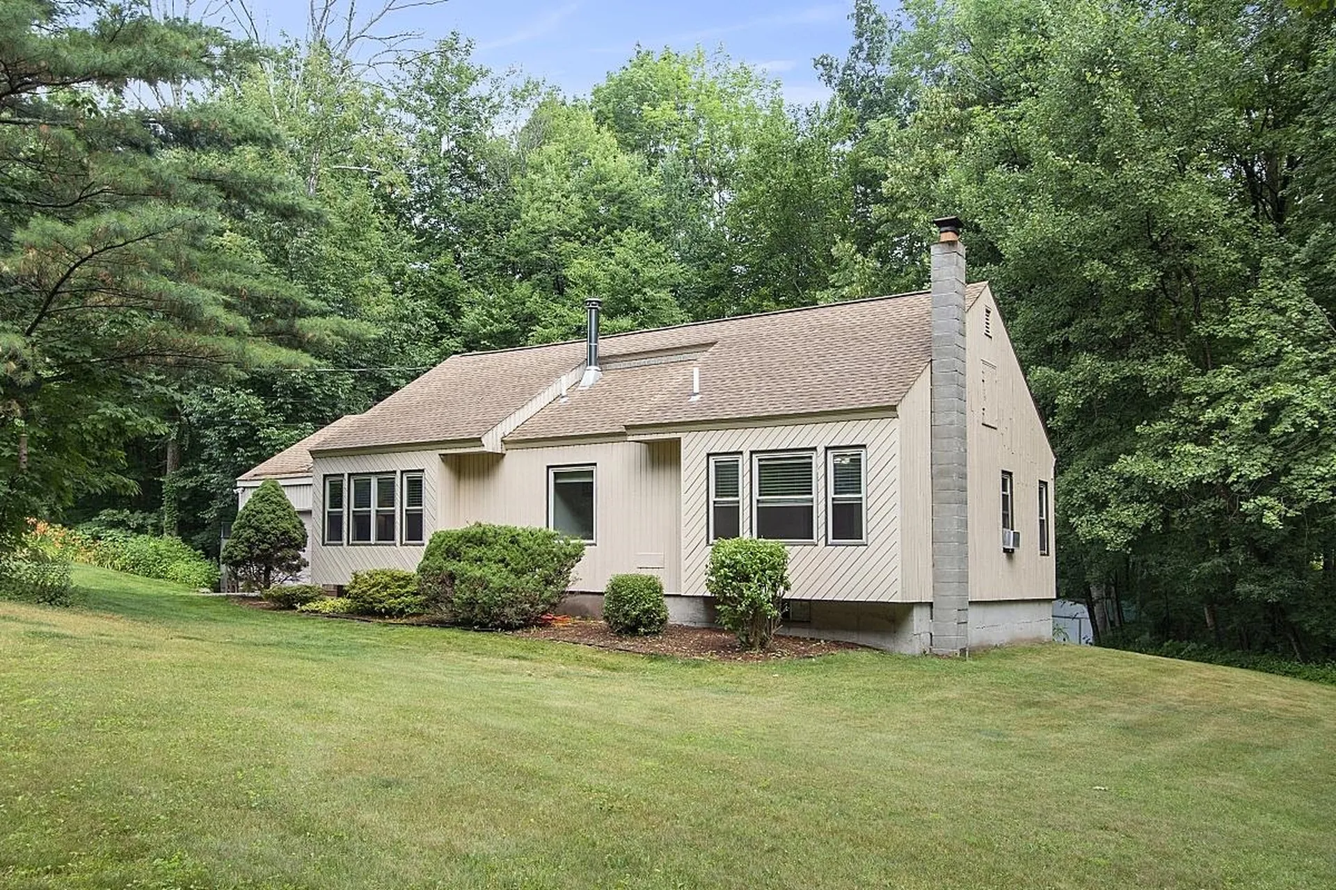 10 Quincy Drive Derry NH 03038