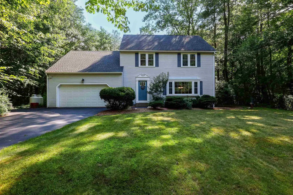 11 King Henry Drive Londonderry NH 03053