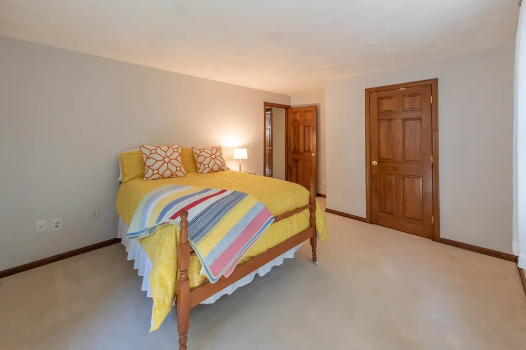 15 Hickory Lane Danville NH 03819