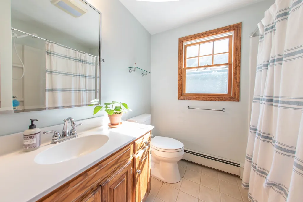 15 Hickory Lane Danville NH 03819