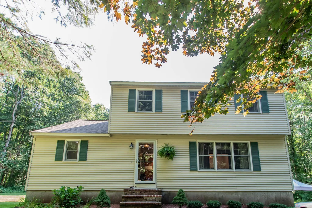 15 Hickory Lane Danville NH 03819