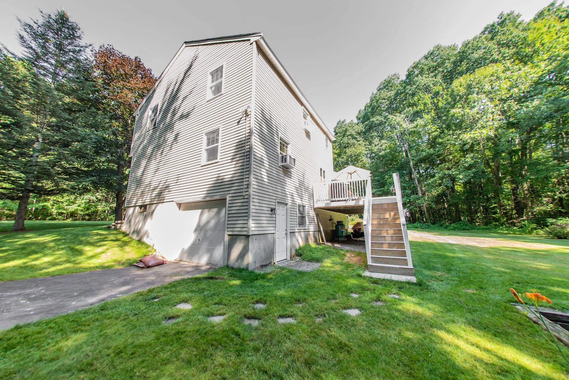 15 Hickory Lane Danville NH 03819