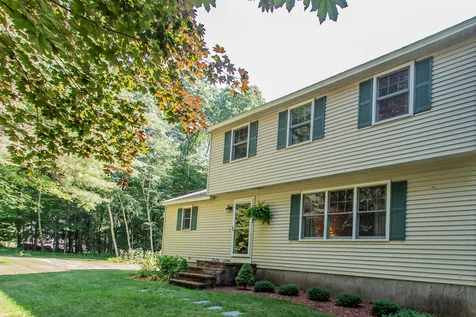15 Hickory Lane Danville NH 03819