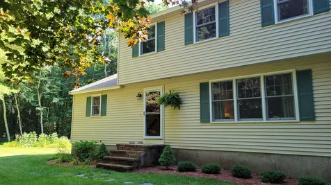15 Hickory Lane Danville NH 03819