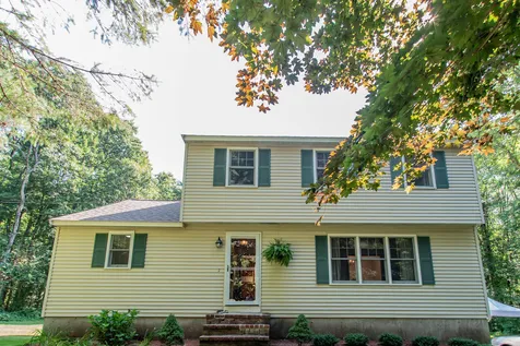 15 Hickory Lane Danville NH 03819