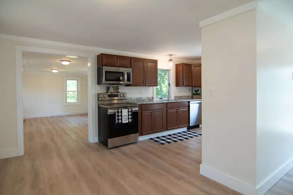 25 Maple Street Farmington NH 03835