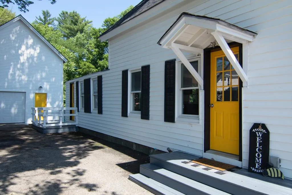 25 Maple Street Farmington NH 03835