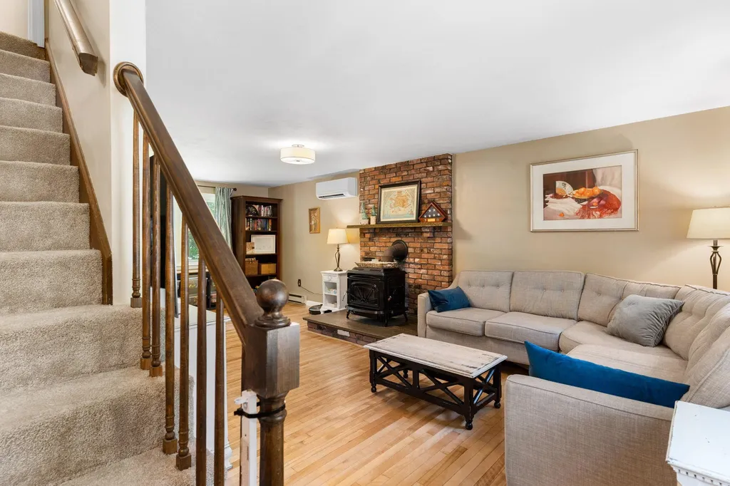 12 Windbrook Drive Epping NH 03042