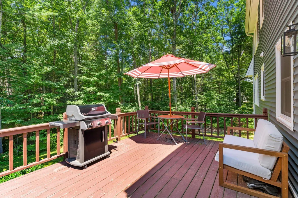 12 Windbrook Drive Epping NH 03042