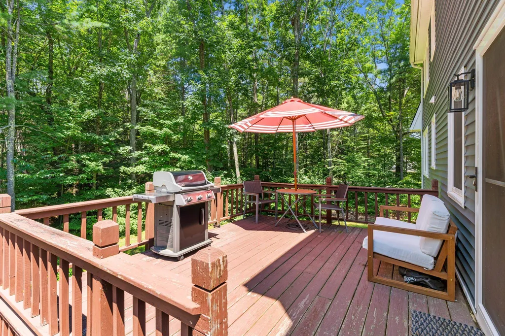 12 Windbrook Drive Epping NH 03042