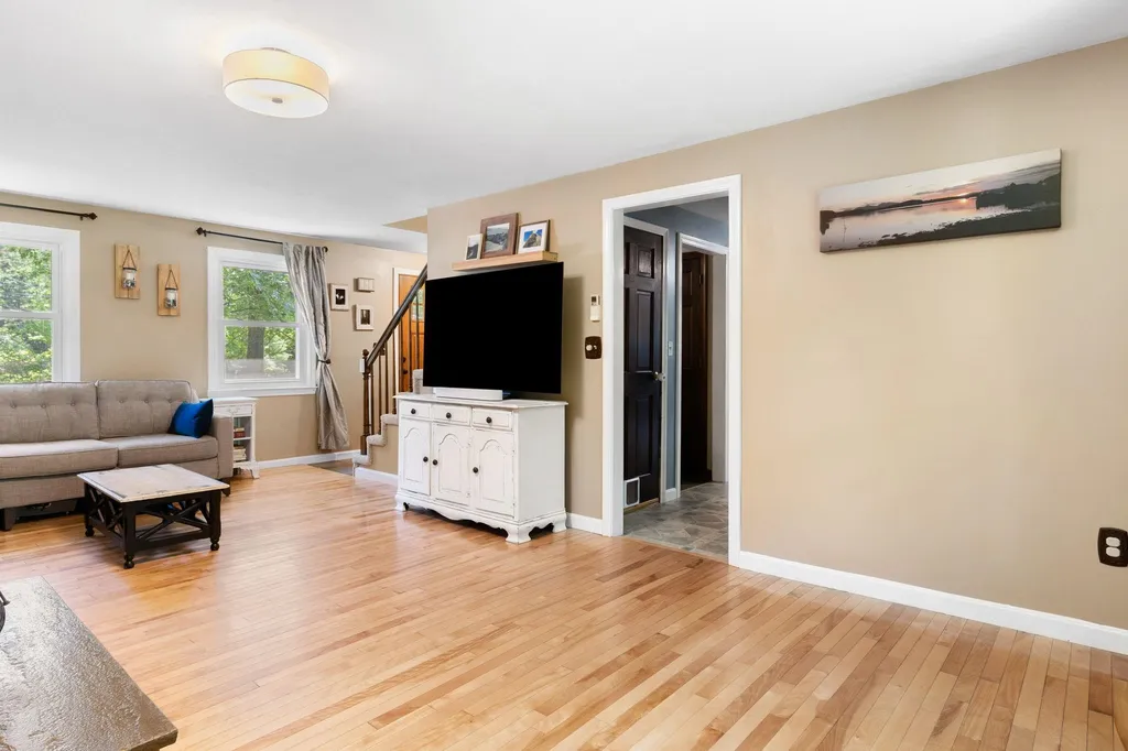12 Windbrook Drive Epping NH 03042