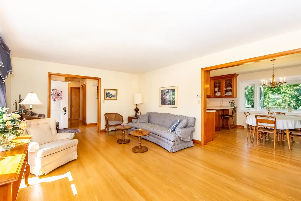 27 Hillcrest Drive Dover NH 03820