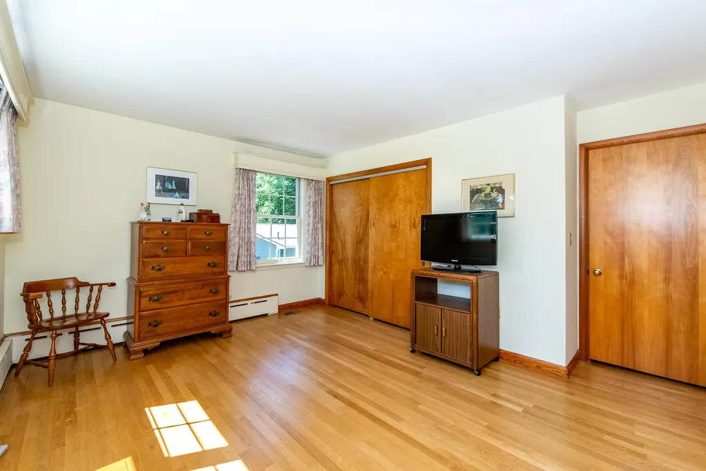 27 Hillcrest Drive Dover NH 03820