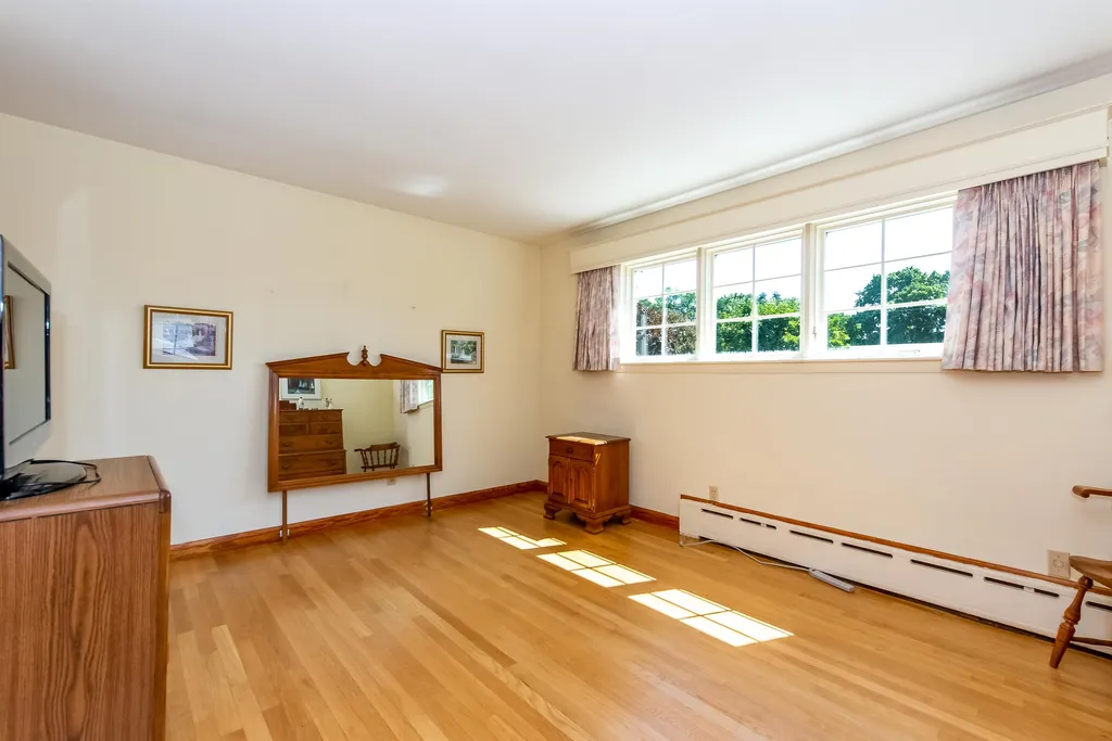 27 Hillcrest Drive Dover NH 03820