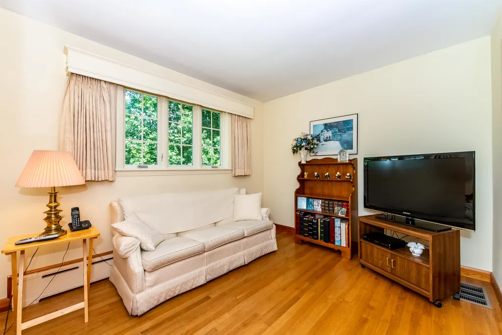 27 Hillcrest Drive Dover NH 03820