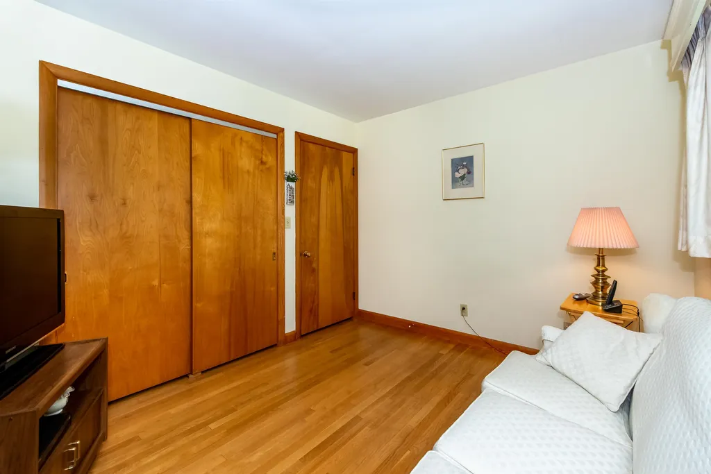 27 Hillcrest Drive Dover NH 03820