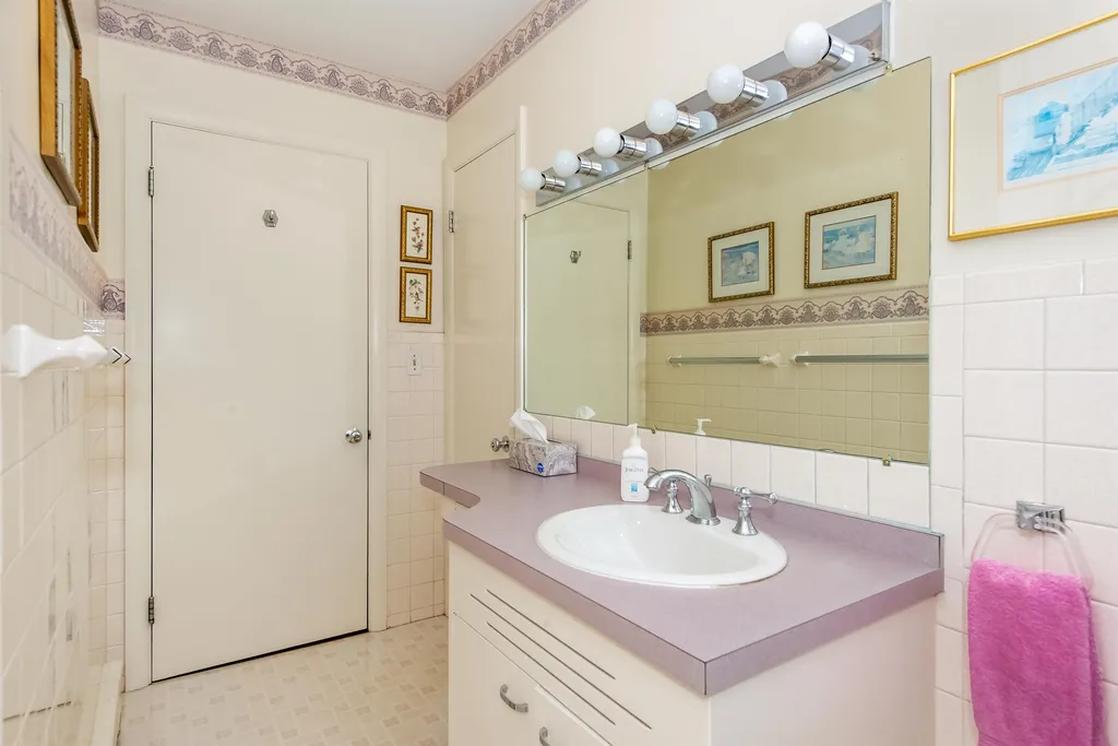 27 Hillcrest Drive Dover NH 03820