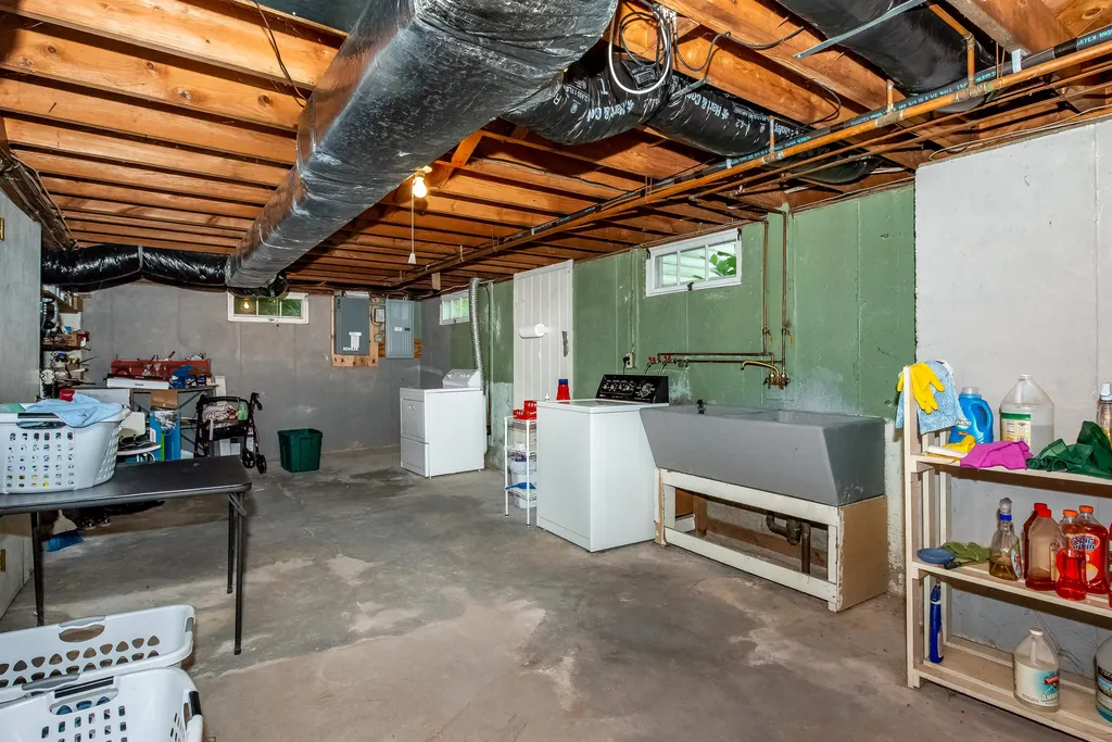 27 Hillcrest Drive Dover NH 03820