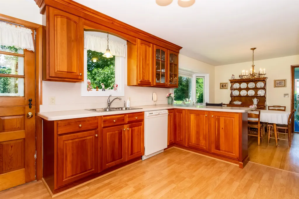 27 Hillcrest Drive Dover NH 03820
