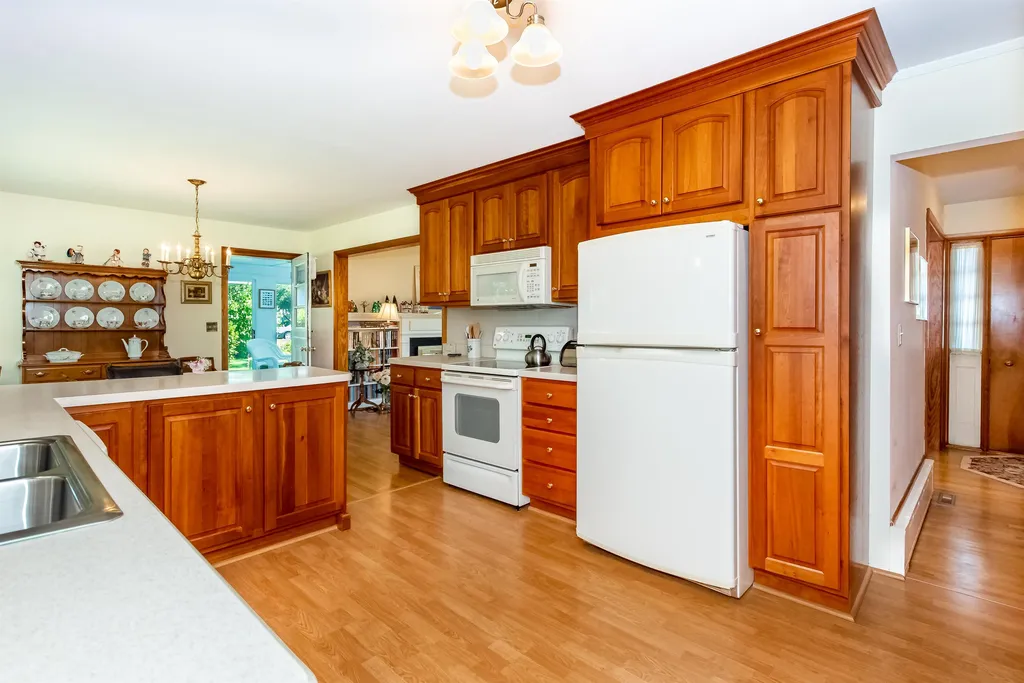 27 Hillcrest Drive Dover NH 03820