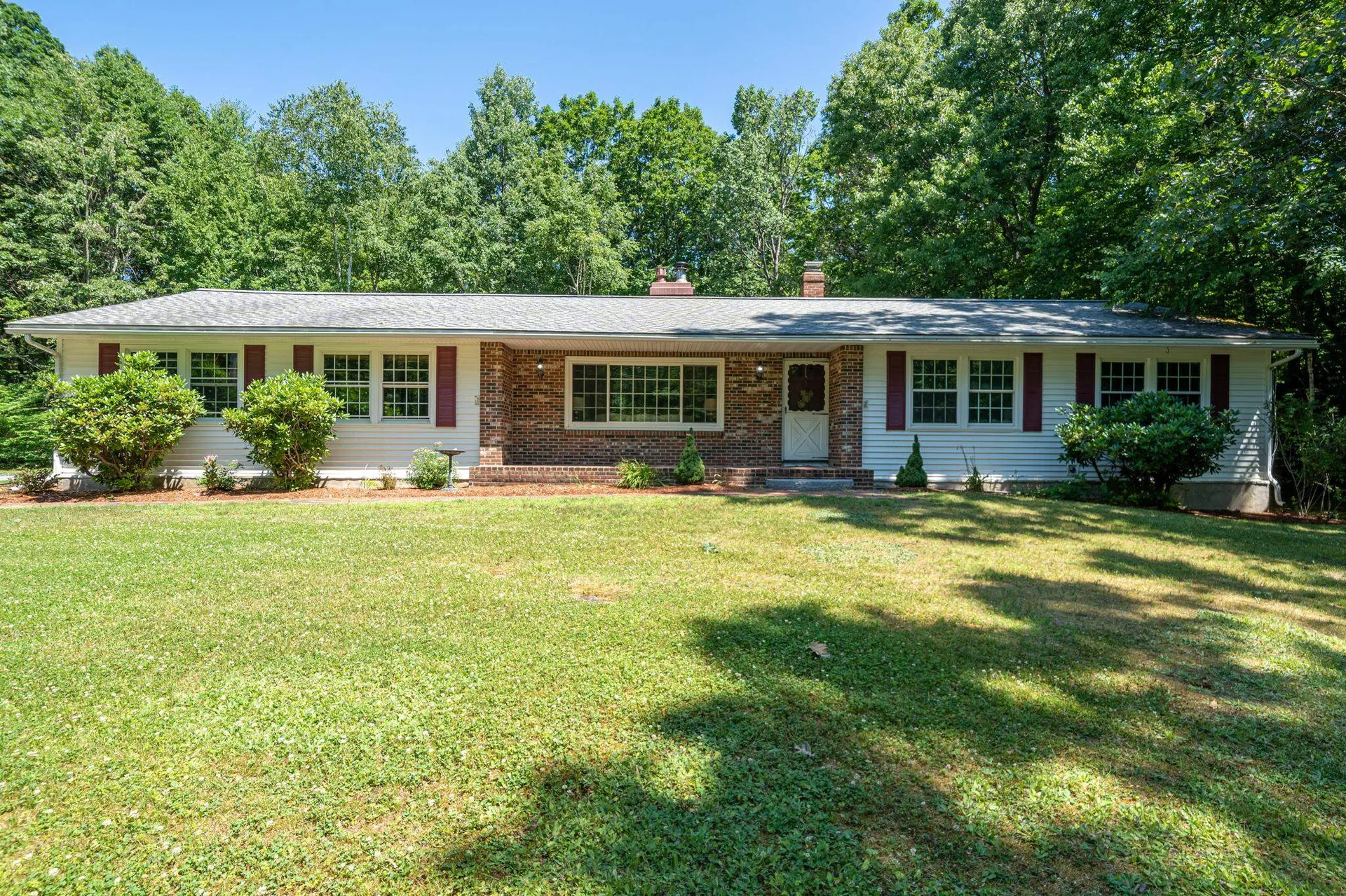 9 Roy Road Hooksett NH 03106
