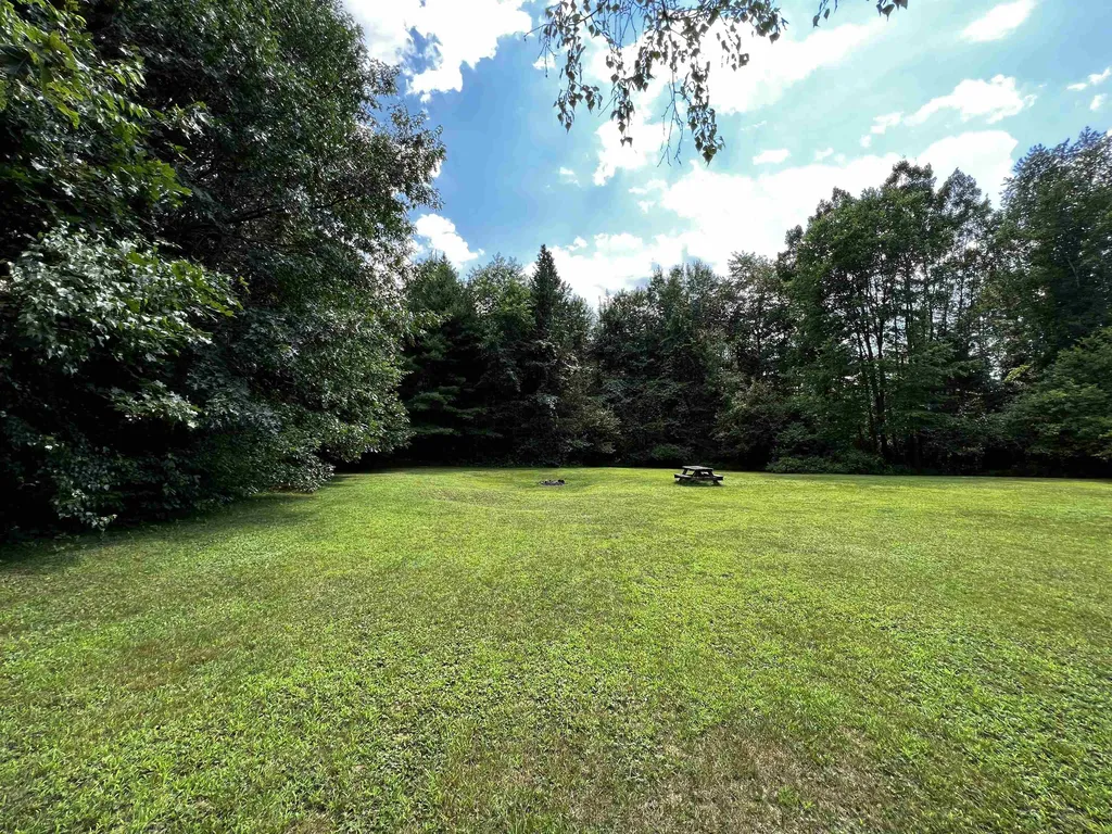 6 Squire Way Stratham NH 03885