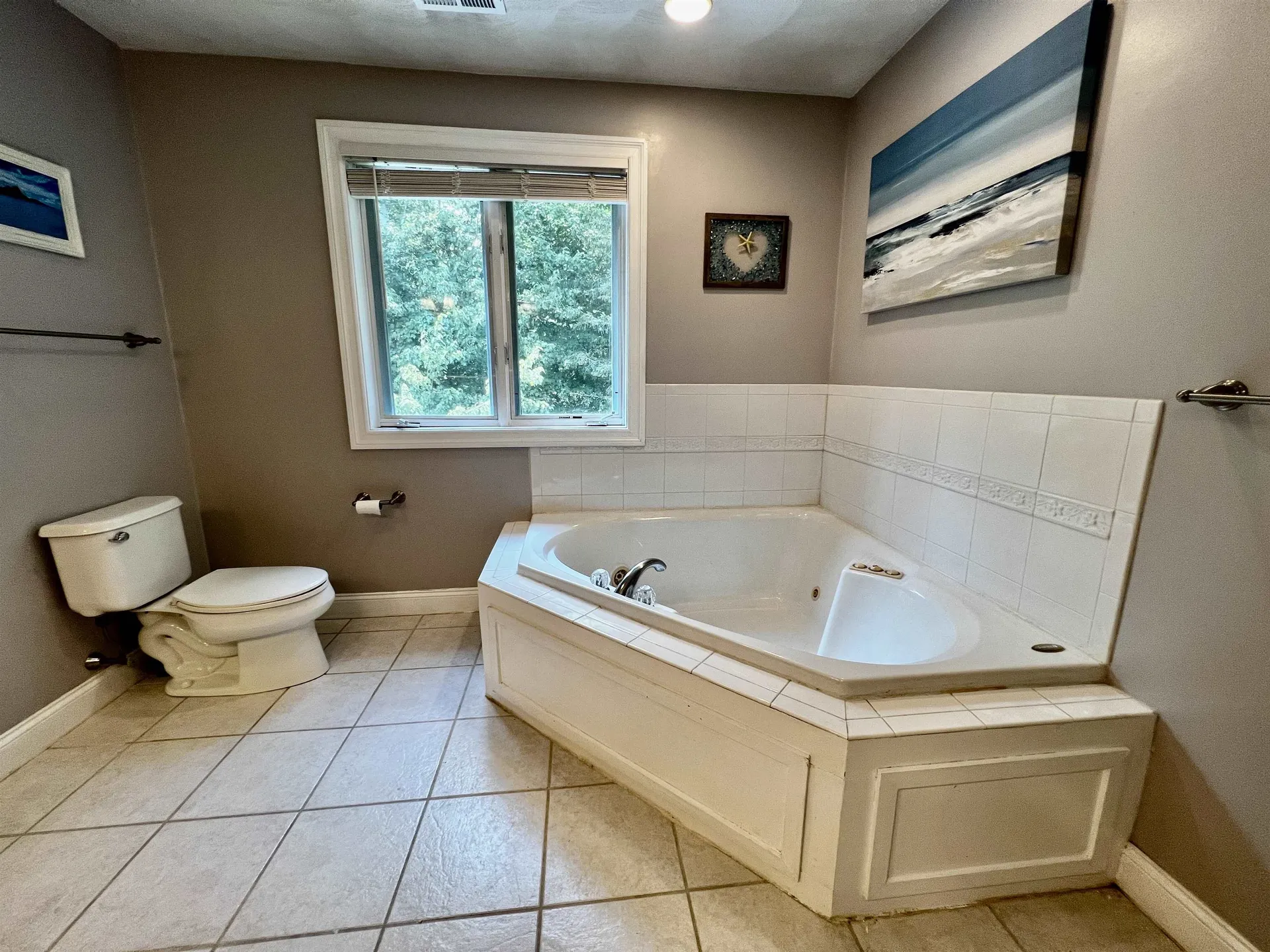 6 Squire Way Stratham NH 03885