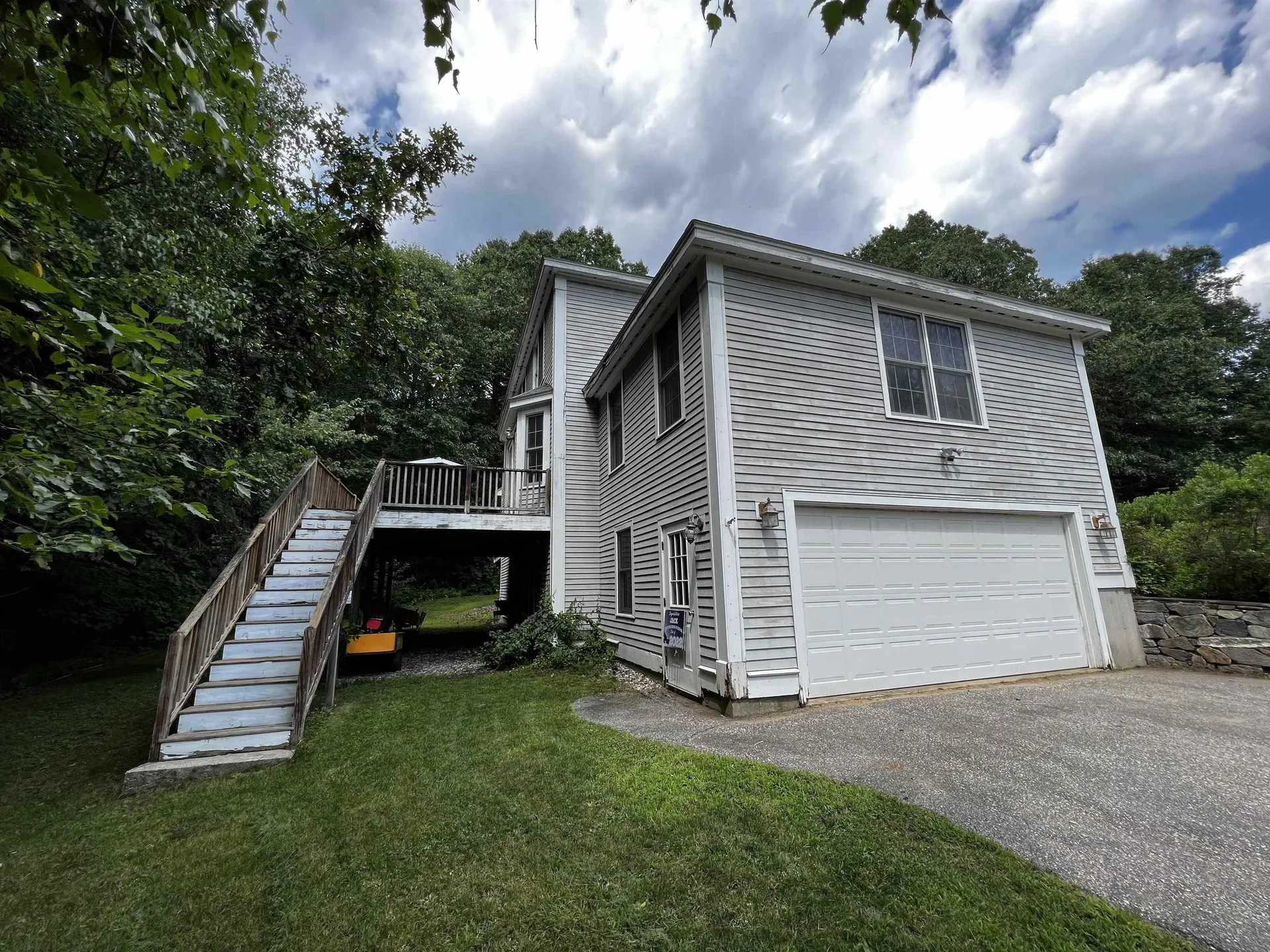 6 Squire Way Stratham NH 03885