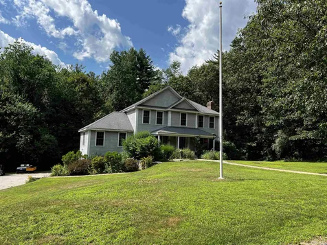 6 Squire Way Stratham NH 03885