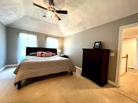 6 Squire Way Stratham NH 03885