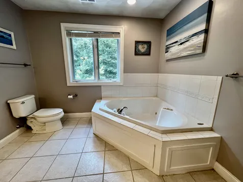 6 Squire Way Stratham NH 03885