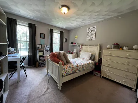 6 Squire Way Stratham NH 03885