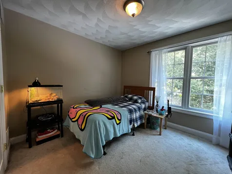 6 Squire Way Stratham NH 03885