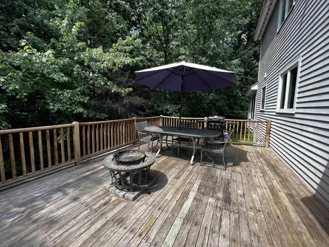 6 Squire Way Stratham NH 03885