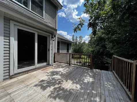 6 Squire Way Stratham NH 03885