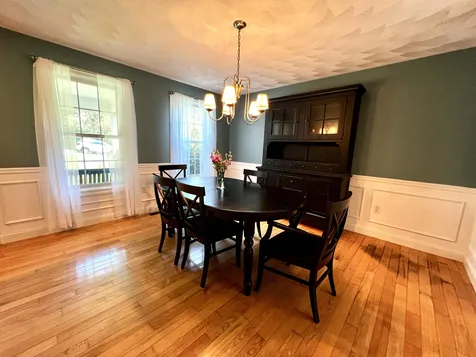 6 Squire Way Stratham NH 03885