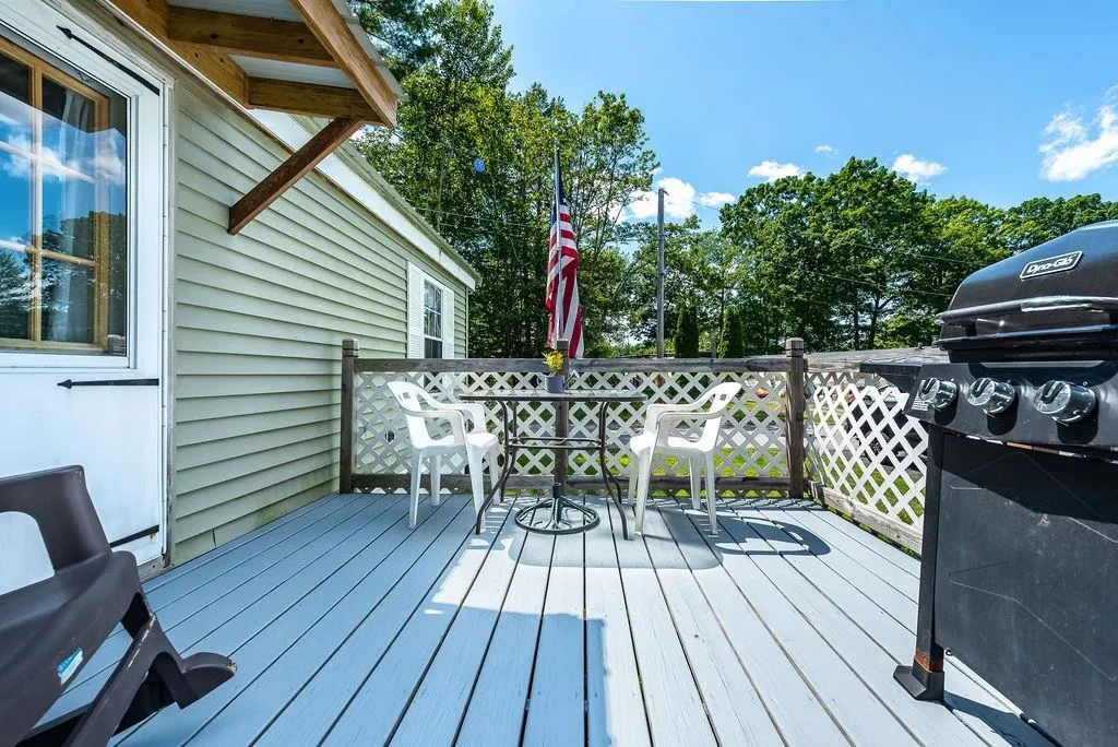 2 Hemlock Street Exeter NH 03833