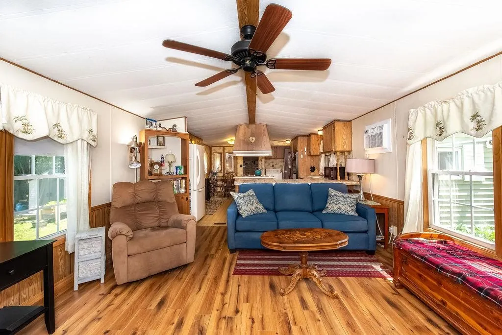 2 Hemlock Street Exeter NH 03833