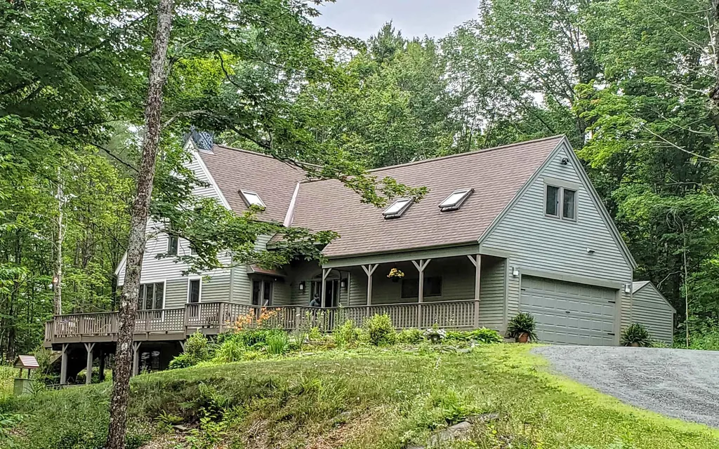 74 Redfield Proctor Road Hartford VT 05059