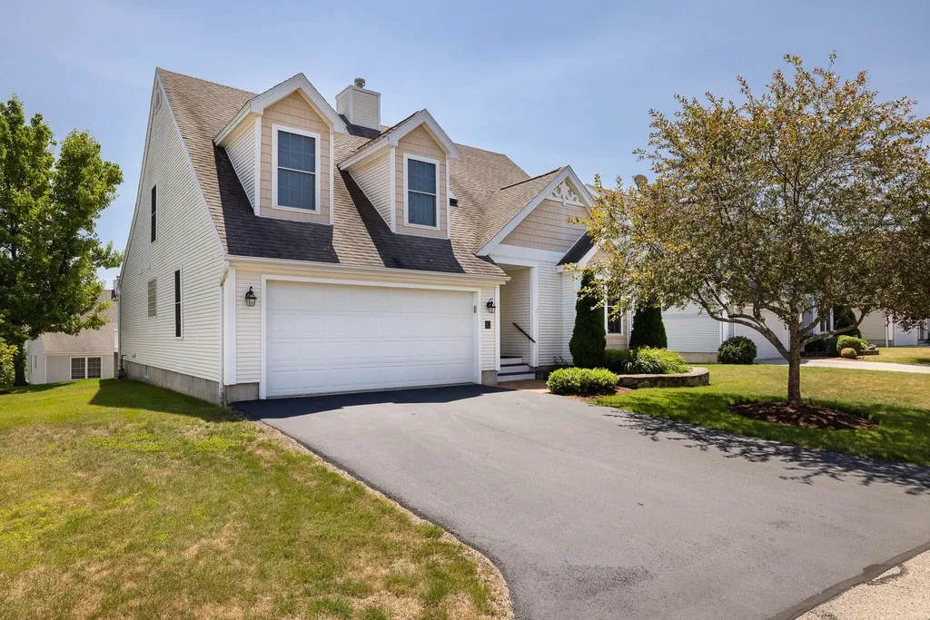 52 Hampton Meadows Hampton NH 03842