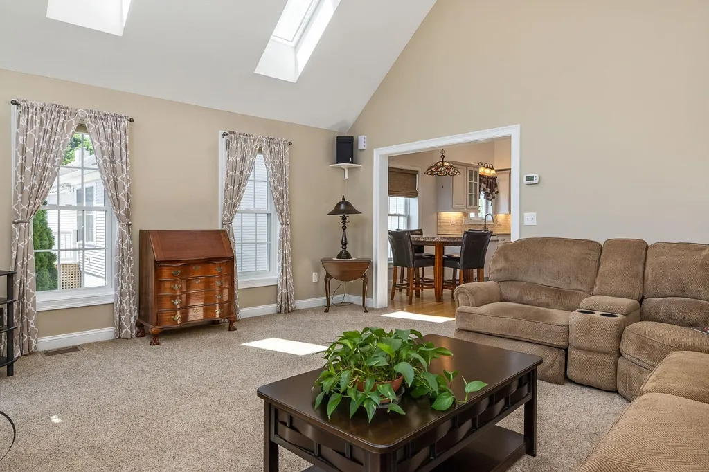 52 Hampton Meadows Hampton NH 03842