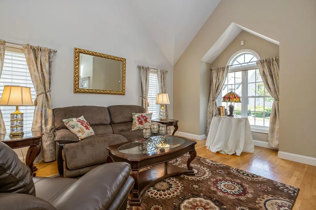 52 Hampton Meadows Hampton NH 03842
