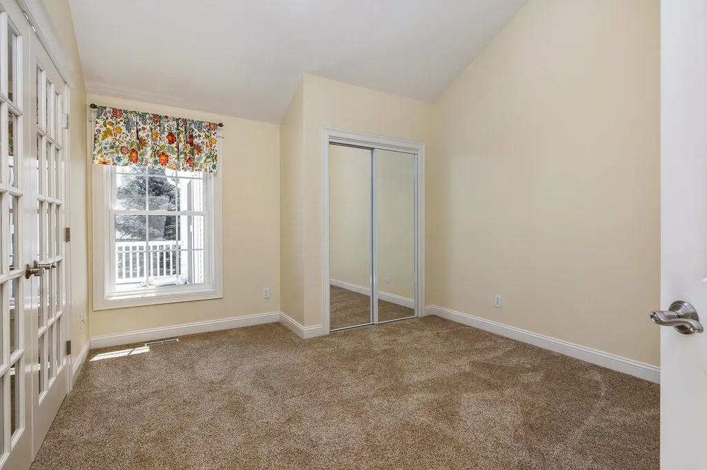 52 Hampton Meadows Hampton NH 03842