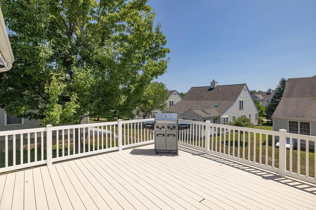 52 Hampton Meadows Hampton NH 03842